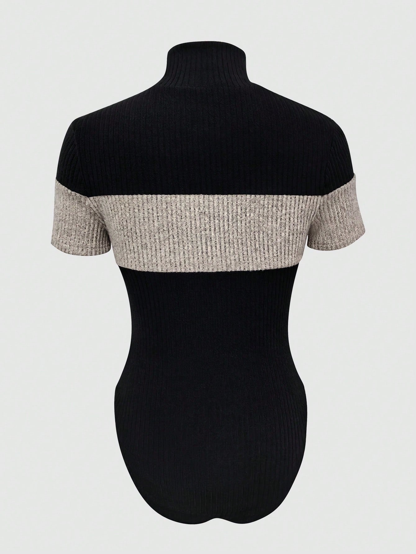 Gestreifter Strick-Jumpsuit im japanischen Stil