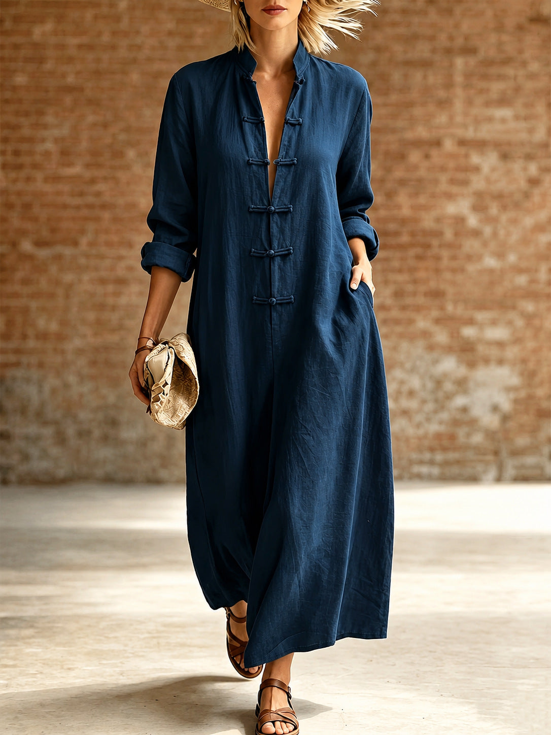 Langes Kleid mit Knöpfen im Vintage-Stil – Bild 11 | LuxeStyle