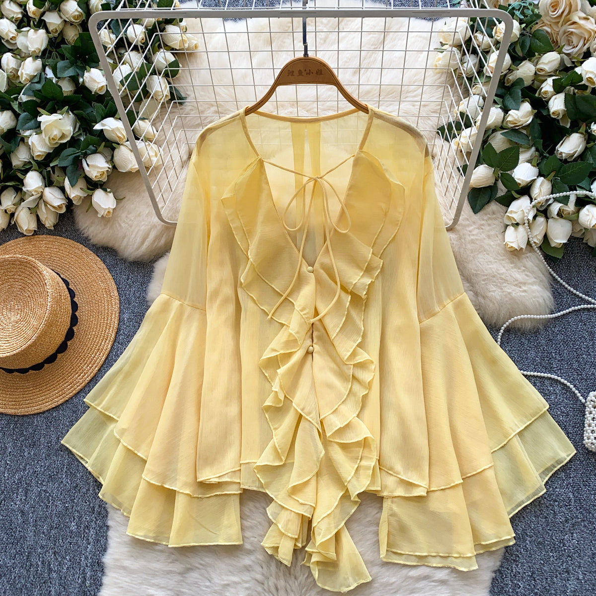 Chiffonbluse mit Rüschen und ausgestellten Ärmeln – Bild 9 | LuxeStyle