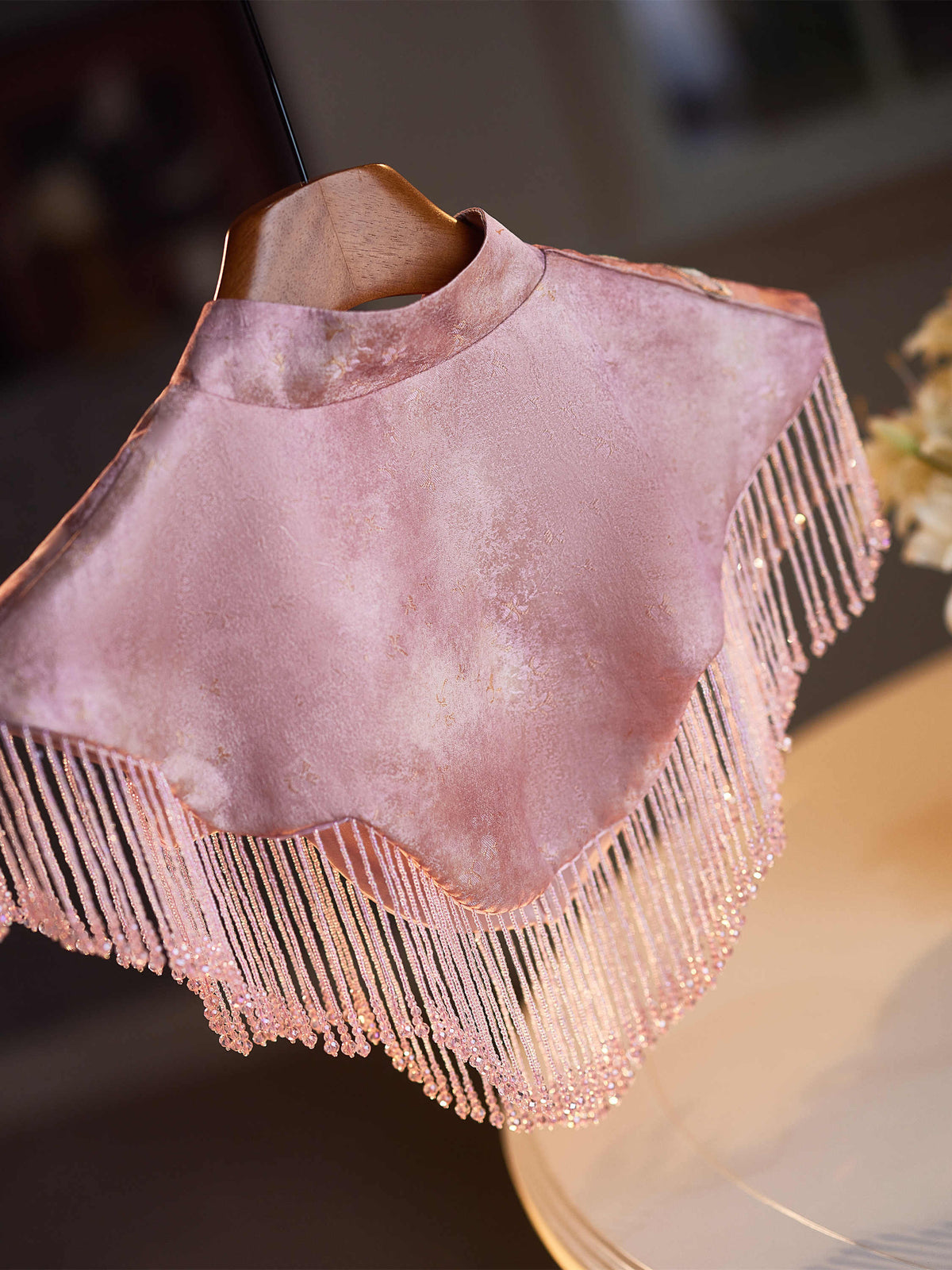 Dreidimensionaler Blumen-Schal – Bild 3 | LuxeStyle