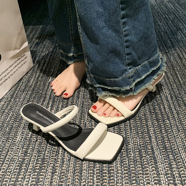 Sandalen mit Kettendetail und Blockabsatz – Bild 3 | LuxeStyle