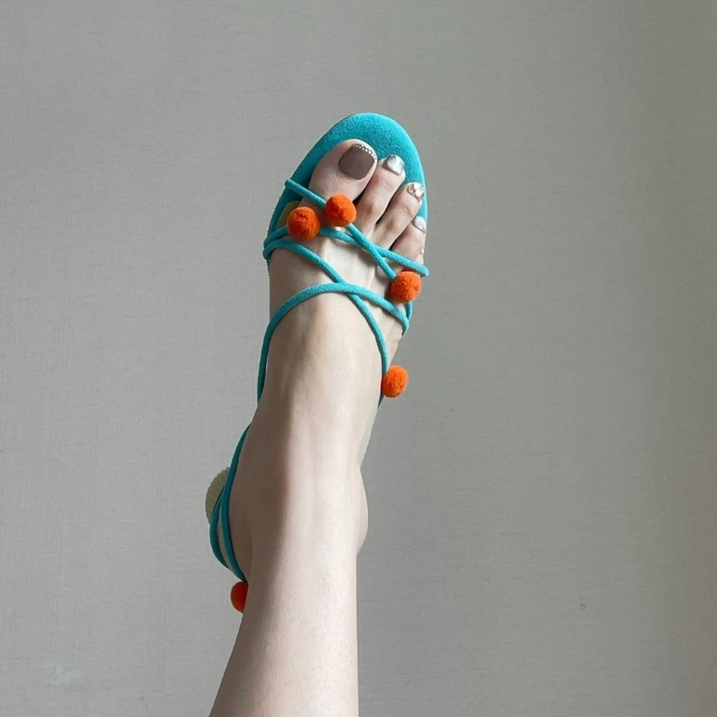 Schafleder-Sandalen mit Cyan-Leder – Bild 2 | LuxeStyle