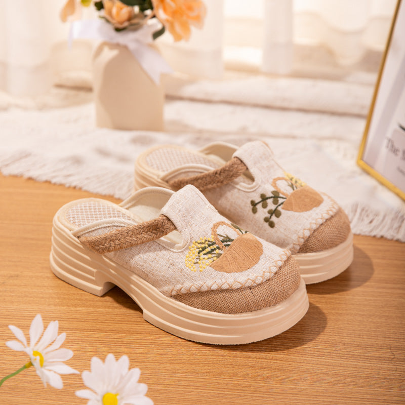Leichte Leinen-Slipper mit Stickerei