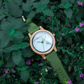Holz-Armbanduhr minimalistisch – Bild 1 | LuxeStyle