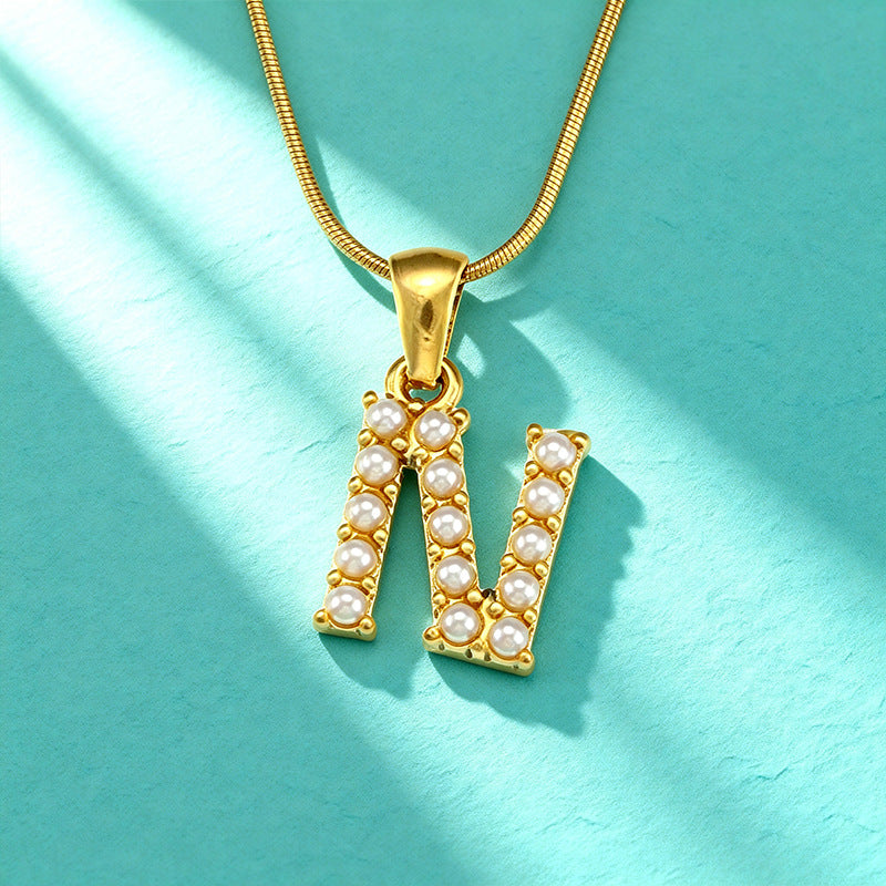 18K Gold Perlenkette mit Buchstaben-Anhänger