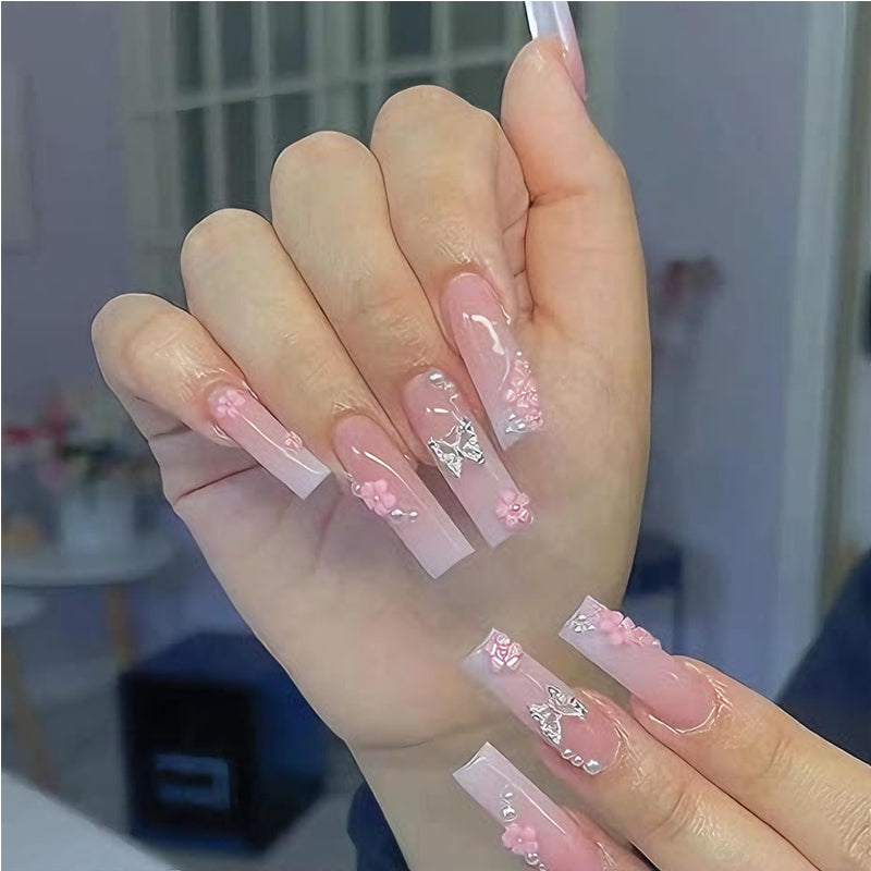 Blumen-Diamant-Nageldesign