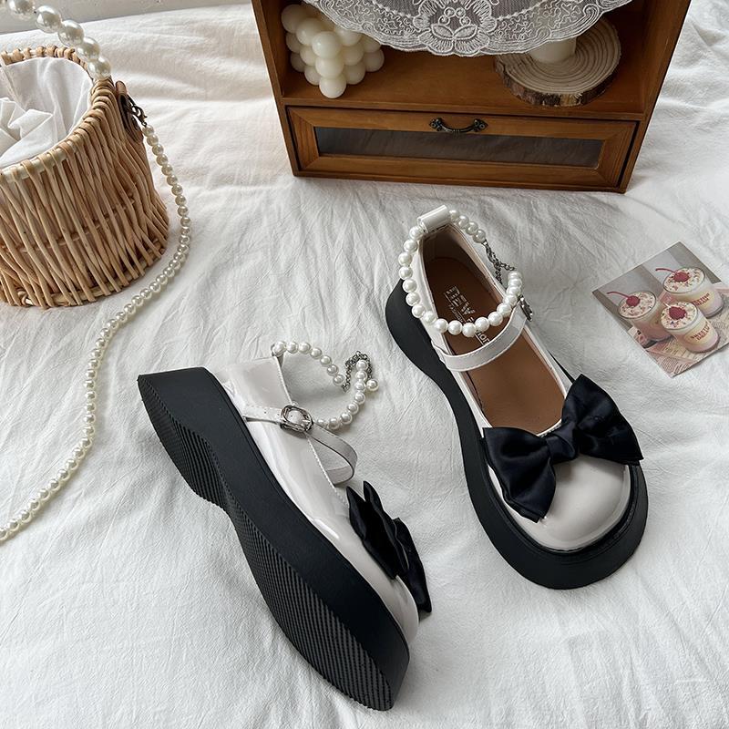 Damen Plateau-Schuhe mit Perlen und Schleife – Bild 4 | LuxeStyle