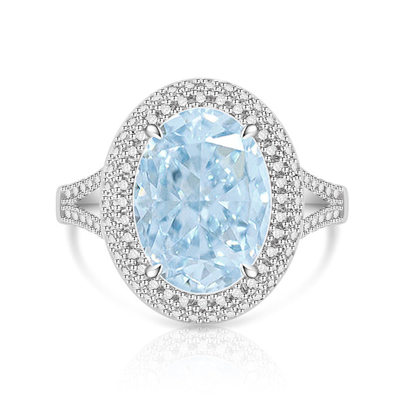 Verstellbarer Ring mit schimmerndem Zirkonia