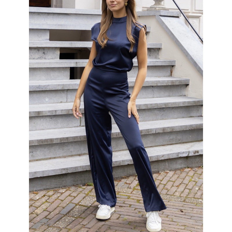 Rückenfreier Jumpsuit mit geradem Bein