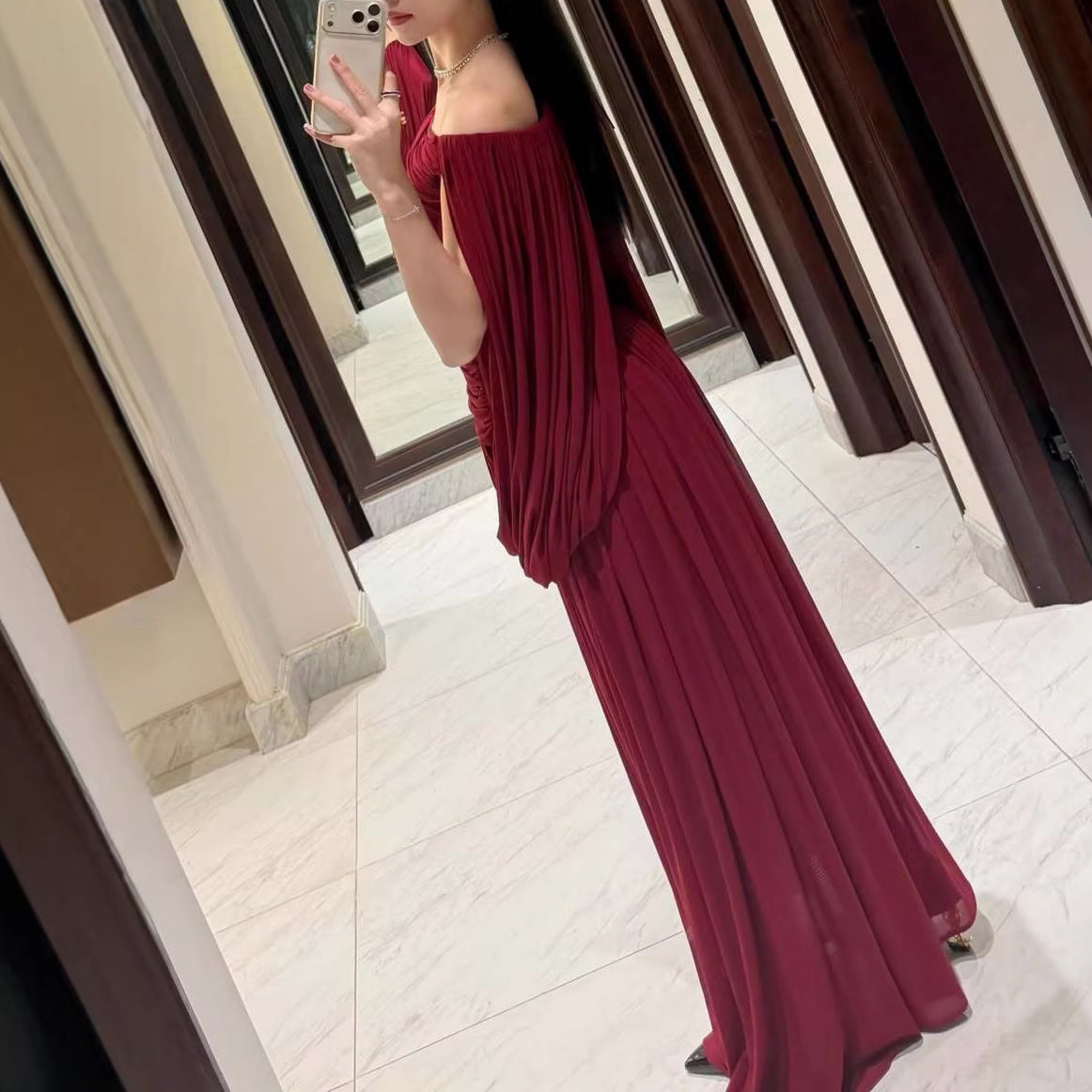 One-Shoulder Abendkleid mit Falten