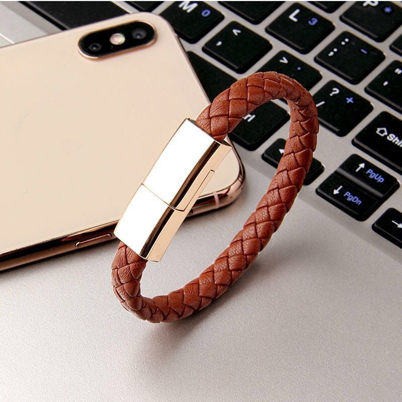 Lederarmband mit USB-C-Ladekabel