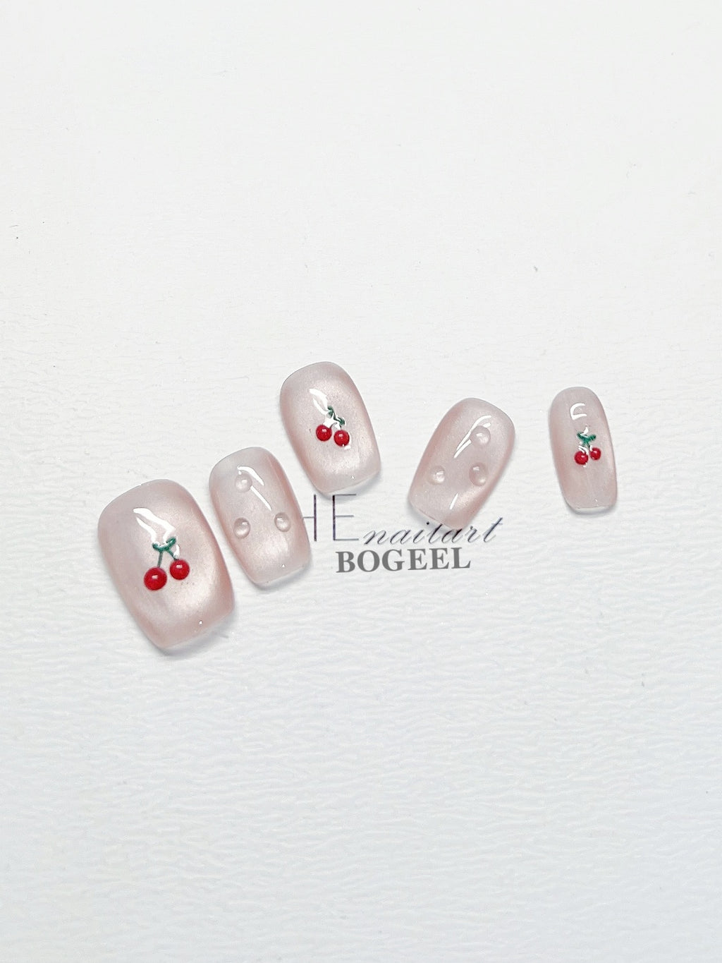 Handgemalte Cherry-Nägel