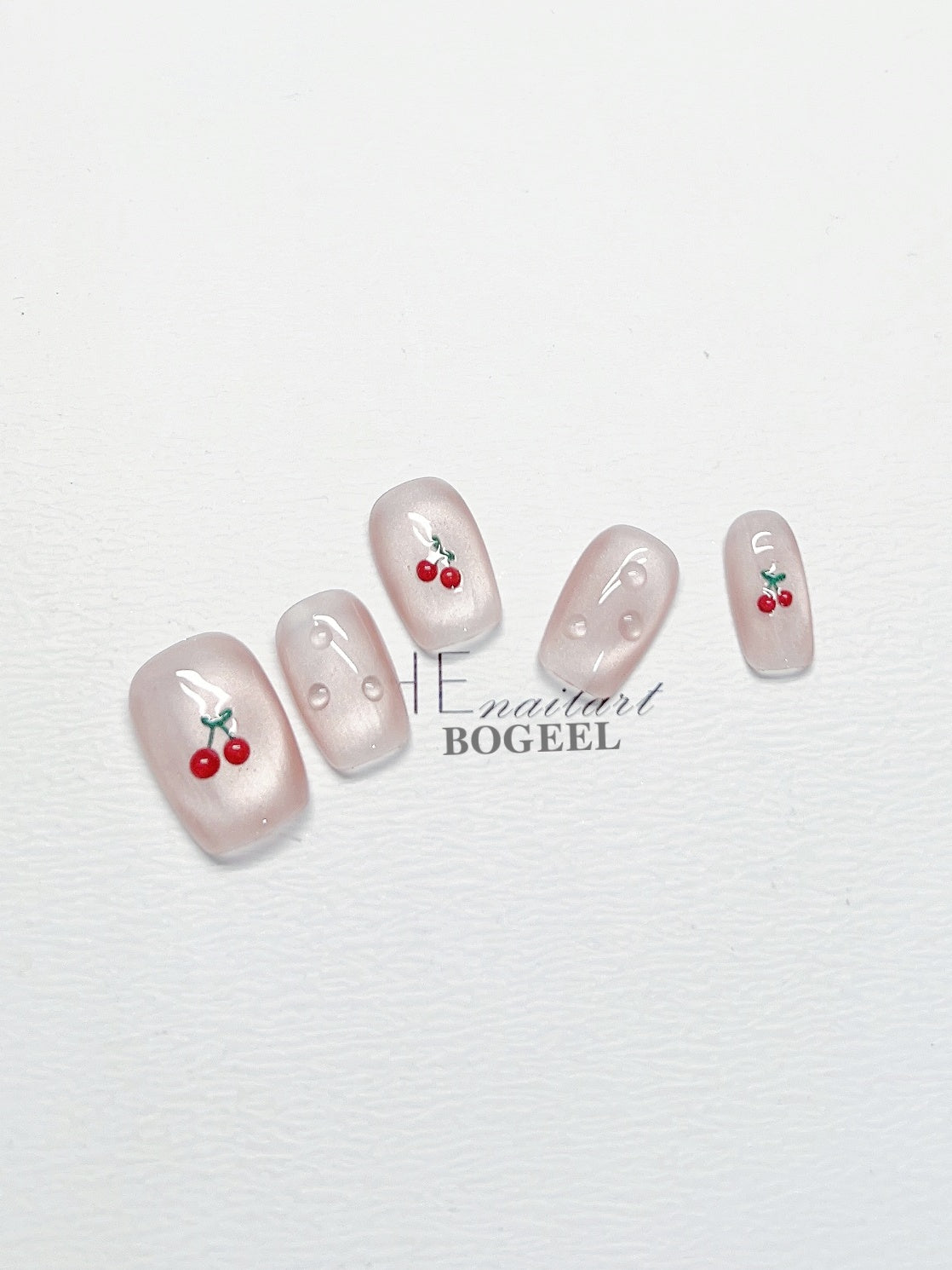 Handgemalte Cherry-Nägel
