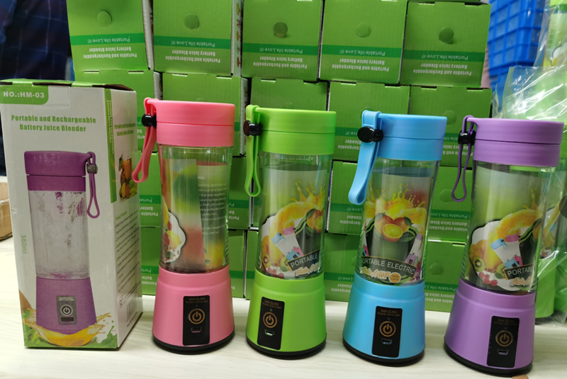 USB-Portabler Mini-Blender mit 6 Messern