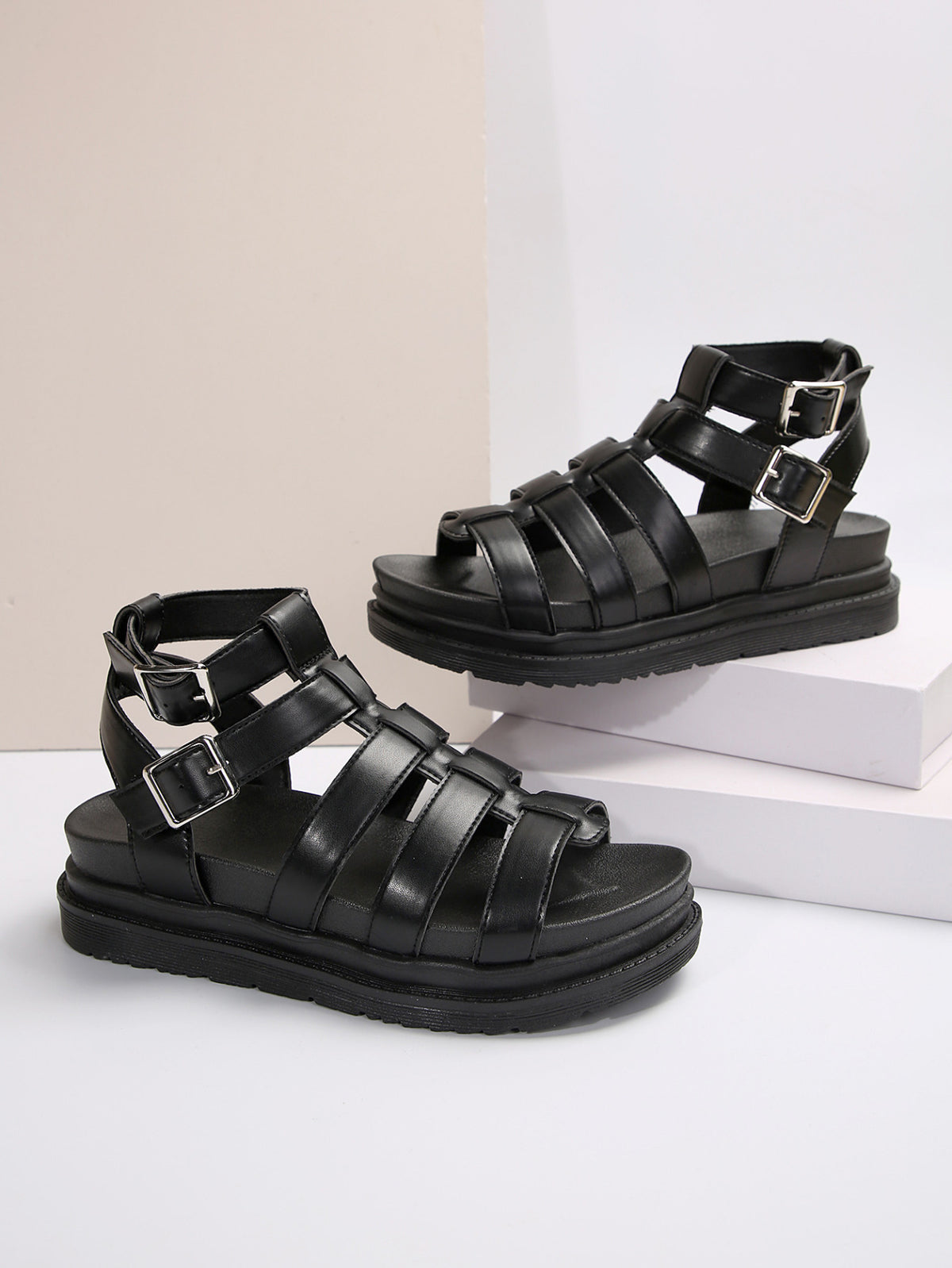 Plateau-Sandalen mit Riemchenschnalle – Bild 20 | LuxeStyle