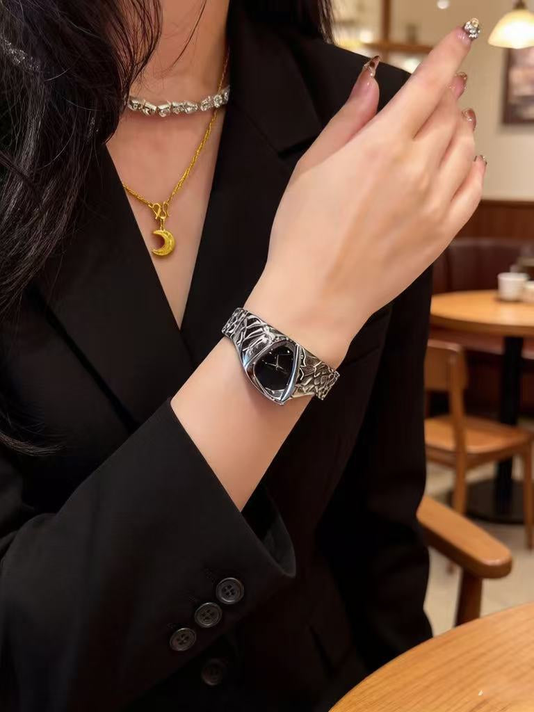 Dreieck-Armbanduhr