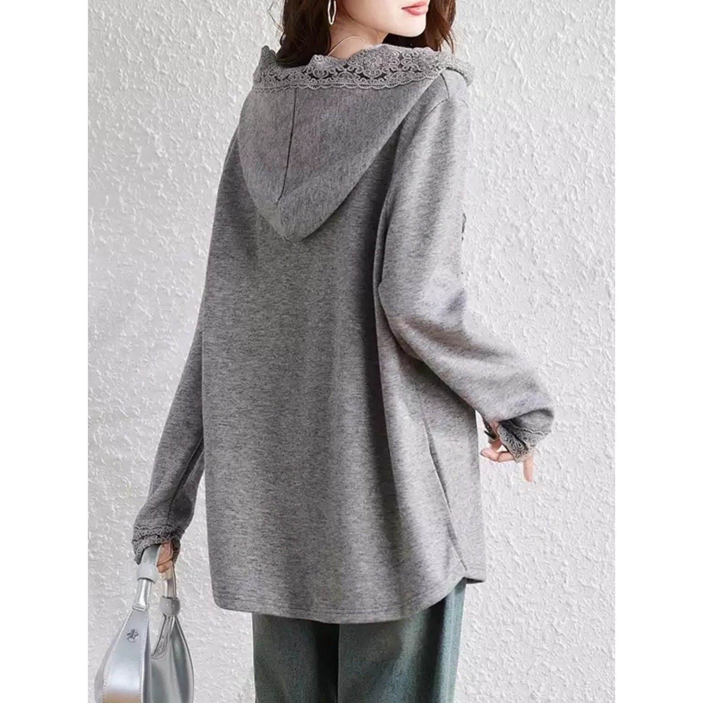 Locker sitzendes Kapuzen-Sweatshirt mit Spitze
