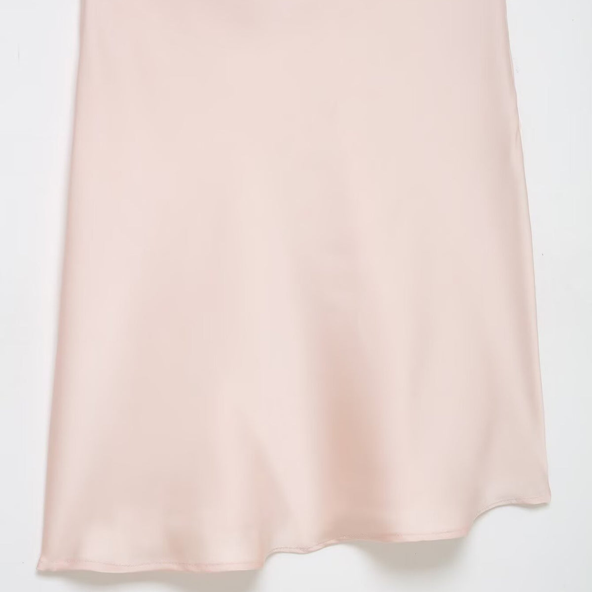 Spitzenbesetztes Satin-Slipdress – Bild 4 | LuxeStyle
