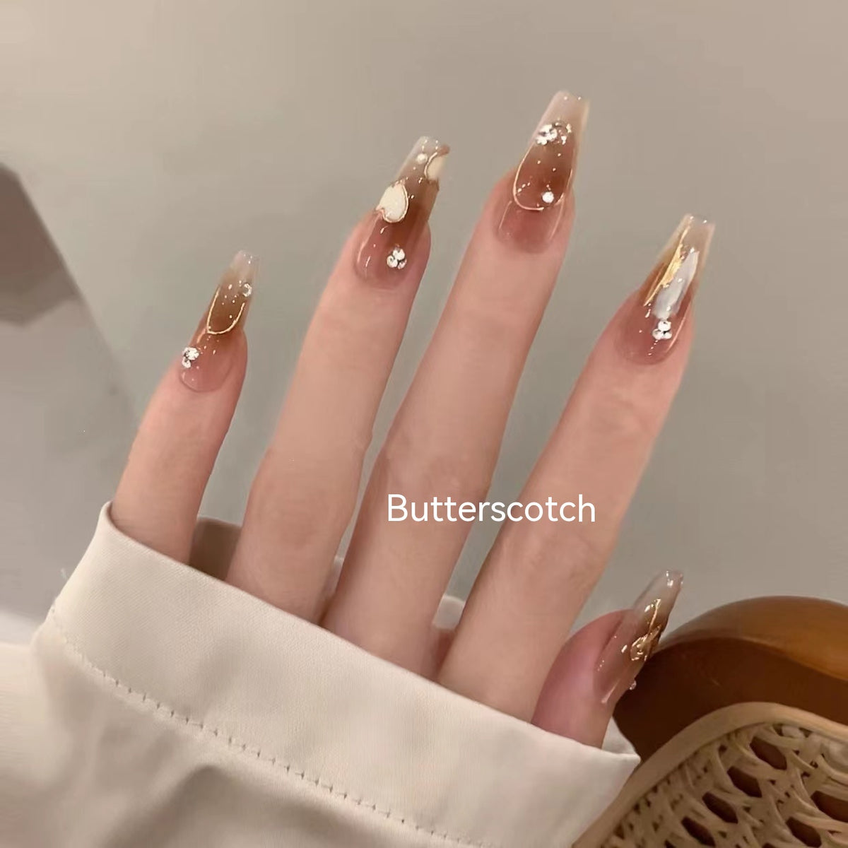 Handgemachte Herz-Nagelsticker – Bild 1 | LuxeStyle