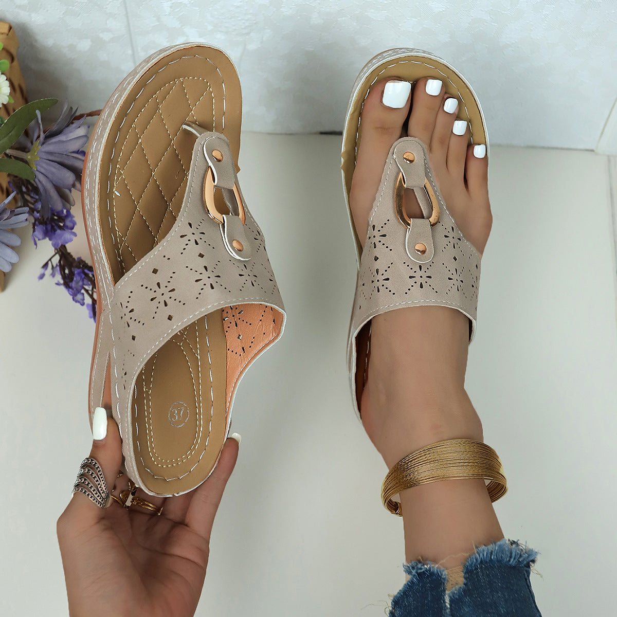Keile Leichte Flip-Flops – Bild 9 | LuxeStyle