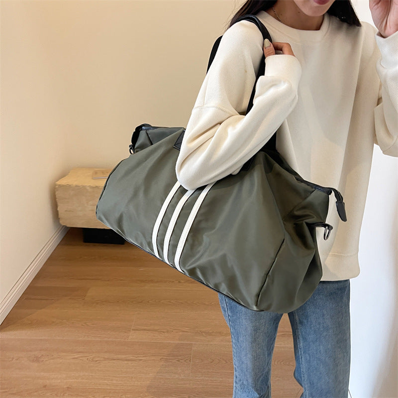 Leichte, wasserdichte Reisetasche (56-75L)