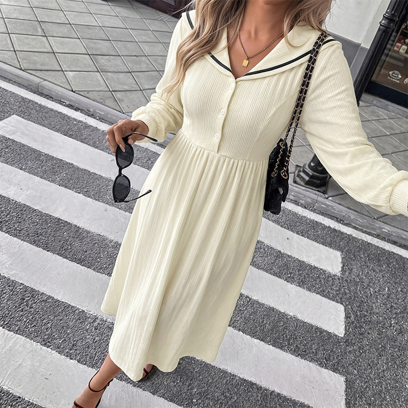 Marineblaues A-Linien Midikleid mit Gürtel