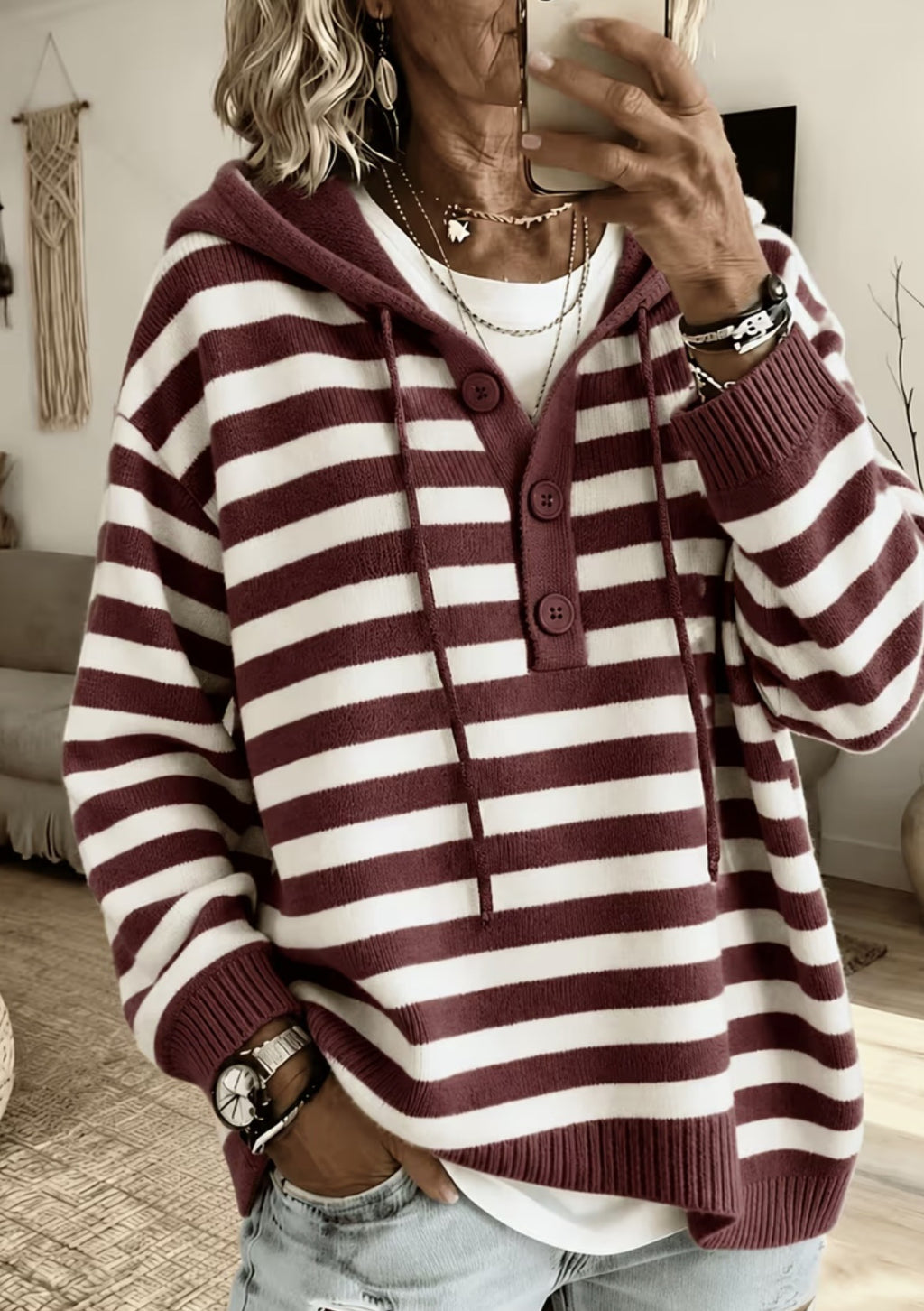Gestreifter Kapuzenpullover aus Strick – Bild 6 | LuxeStyle