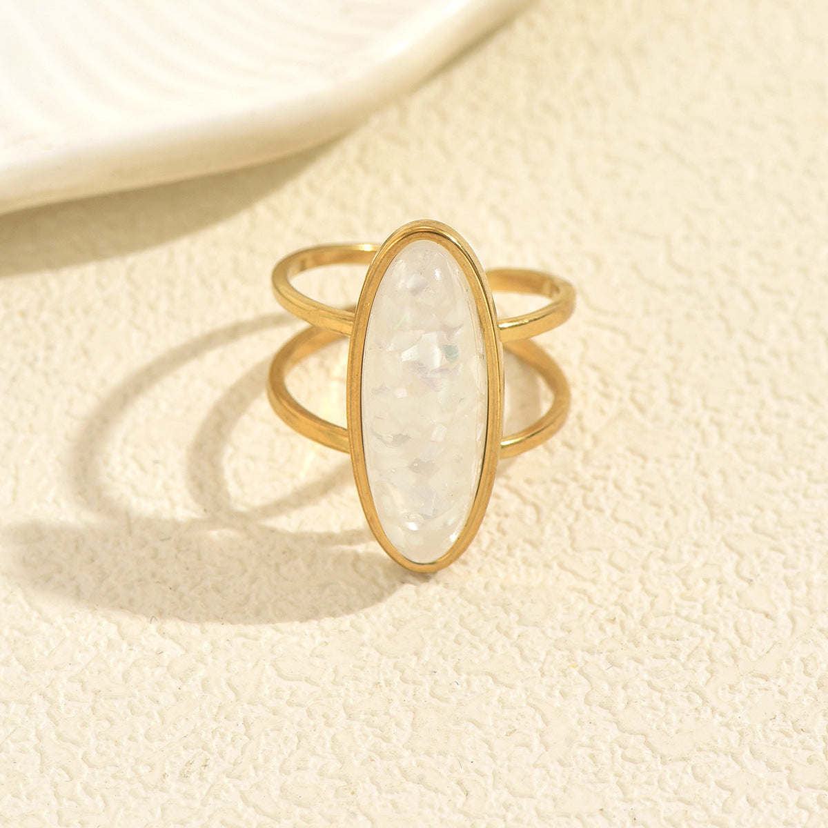 Verstellbarer Ring mit Doppelschicht-Edelstein
