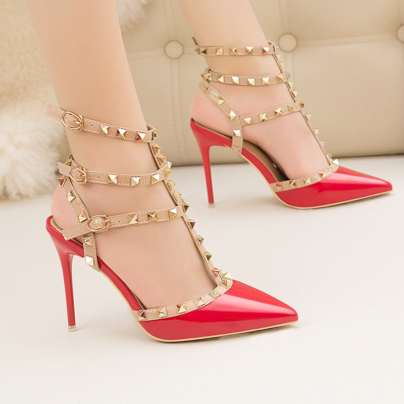 Rivet Hollow-out Roman Fashion Sandalen | LuxeStyle