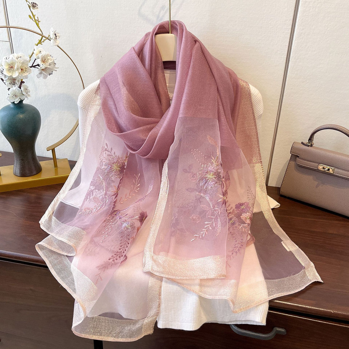 Gestickter Jacquard-Umhänge-Schal – Bild 7 | LuxeStyle