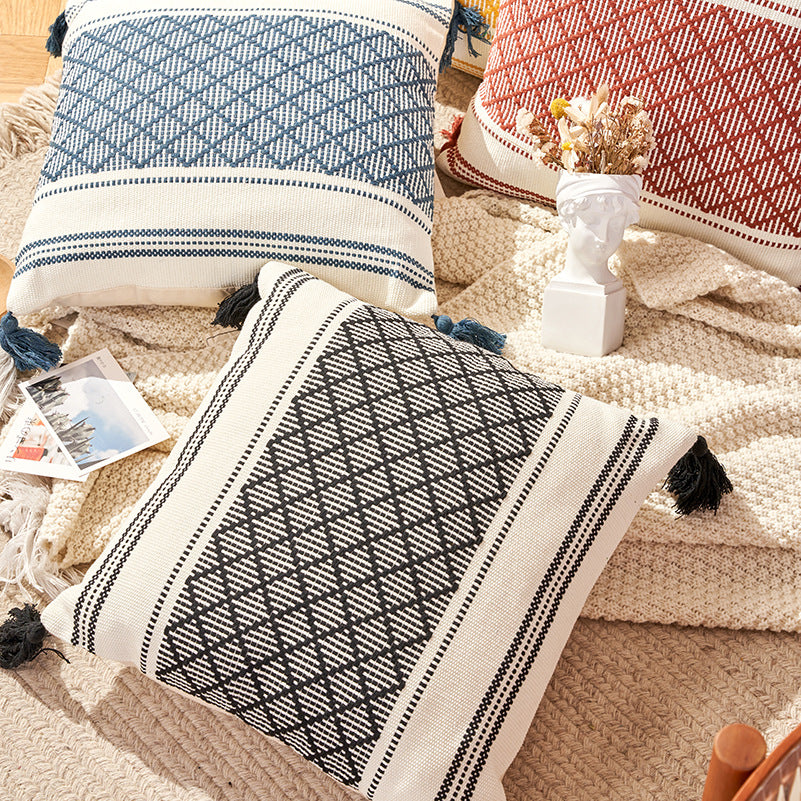Geometrischer Jacquard Kissenbezug mit Quasten – Bild 5 | LuxeStyle