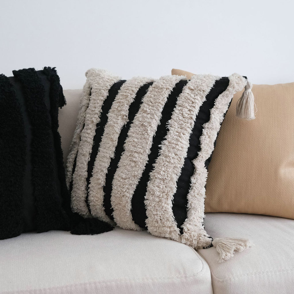 Kissenbezug mit Quasten – Beige/Schwarz