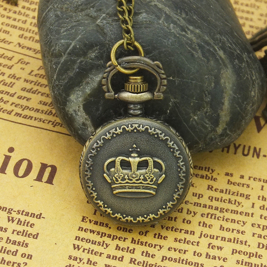 Retro-Halskettenuhr mit Klappdeckel – Bild 4 | LuxeStyle