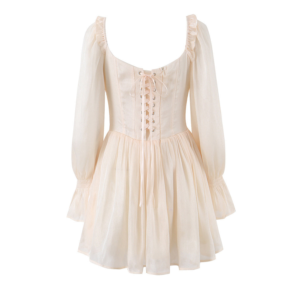 Fishtail-Kleid mit Puffärmeln und eckigem Ausschnitt