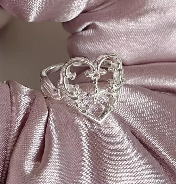 Silberner Relief-Ring mit Stern