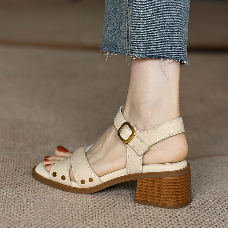 Sandalen im französischen Stil mit mittlerem Absatz – Bild 12 | LuxeStyle