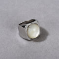 Ovaler Ring mit Marmorstein und Perlmutt – Bild 1 | LuxeStyle