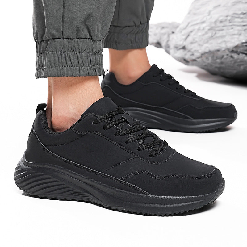 Schwarze Laufschuhe mit weicher Sohle – Bild 4 | LuxeStyle
