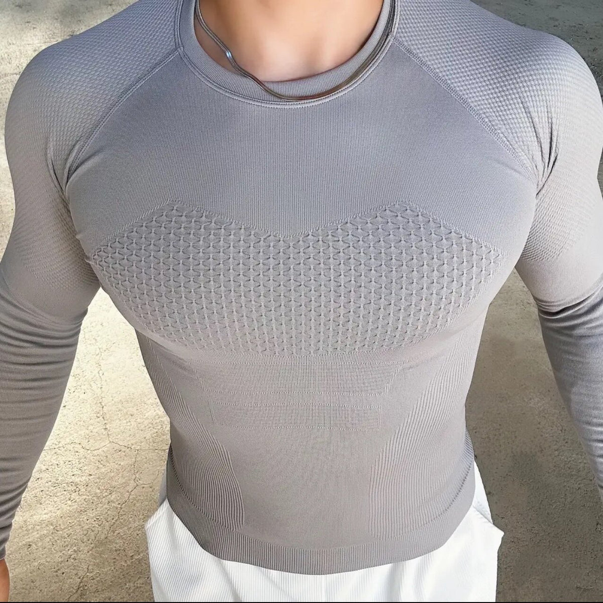 Feuchtigkeitsableitendes, eng anliegendes Langarm-T-Shirt – Bild 6 | LuxeStyle