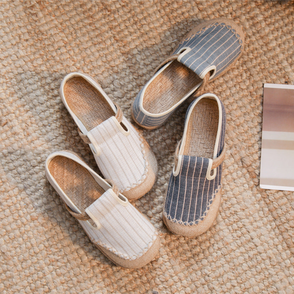 Weisse Leinen-Sneaker mit Streifen
