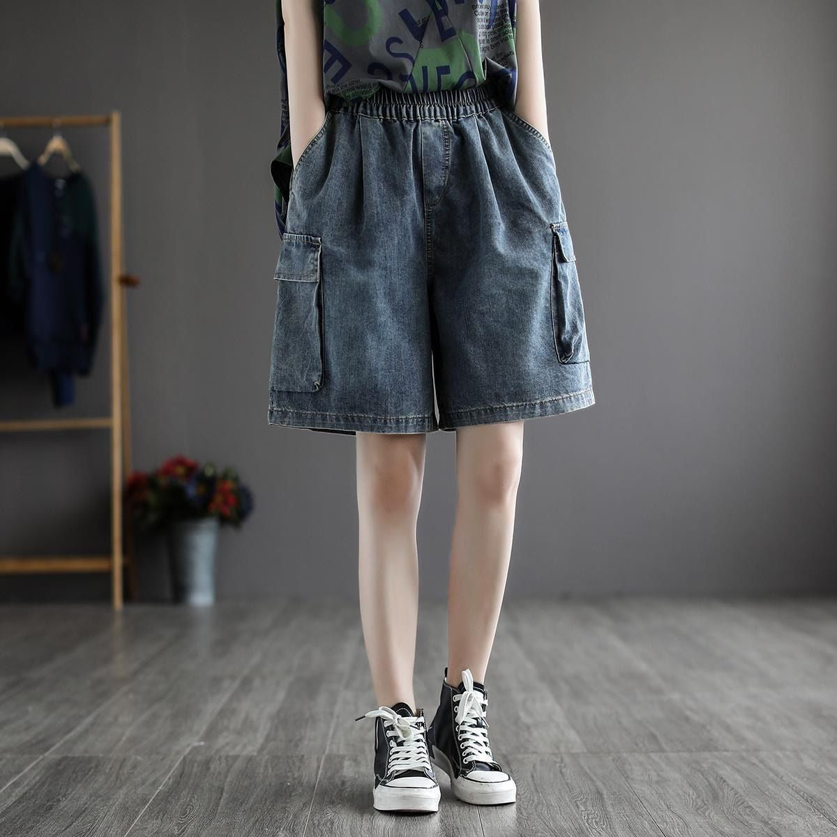 Curvy Denim Shorts mit hoher Taille