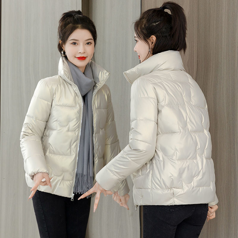 Kurze Stehkragen-Pufferjacke für Damen