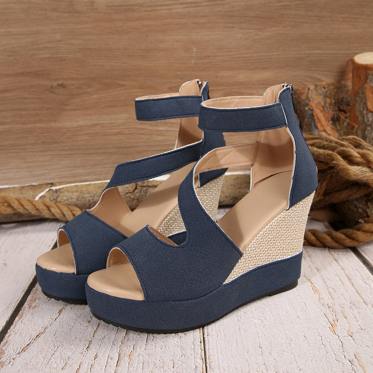 Keile-Sandalen mit Farbakzenten – Bild 7 | LuxeStyle
