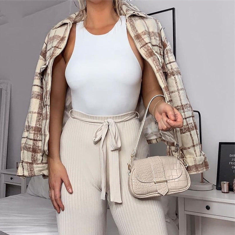 Eng anliegender Jumpsuit mit Rundhals