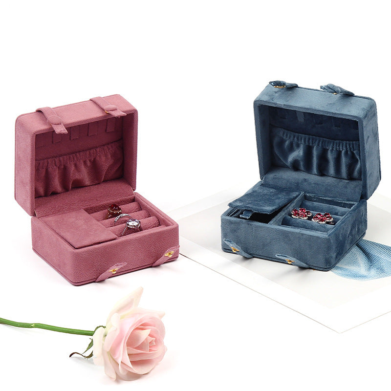 Reise-Schmuckbox aus Samt – Bild 1 | LuxeStyle