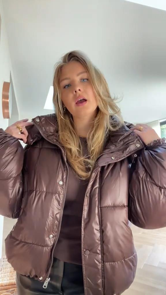 Gefütterte Kurzjacke mit Kapuze – Bild 5 | LuxeStyle