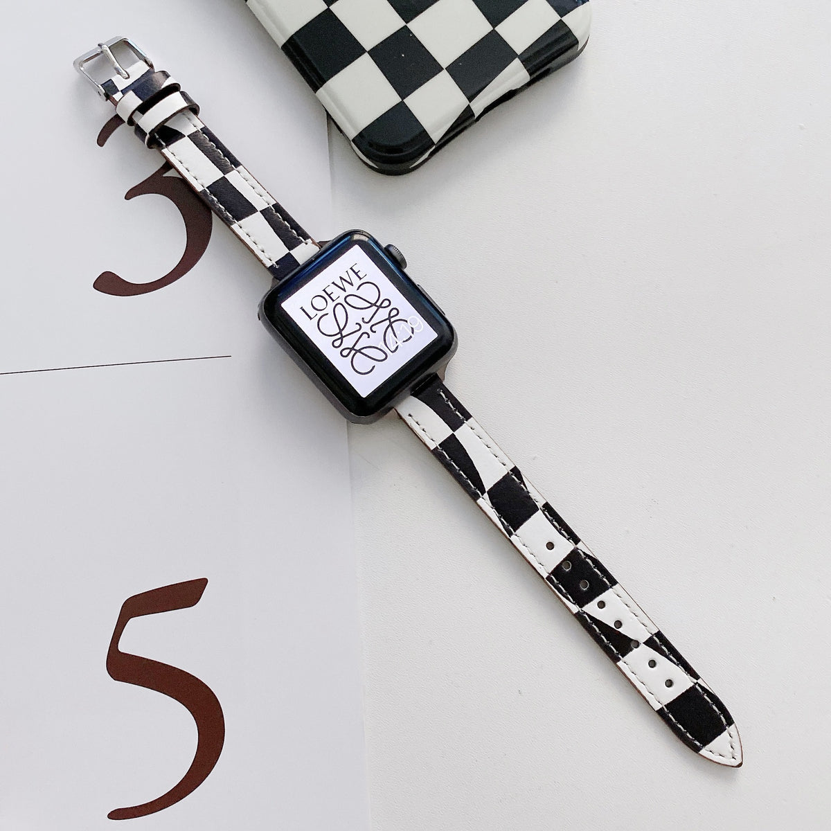 Gestreiftes Lederarmband für Apple Watch – Bild 2 | LuxeStyle