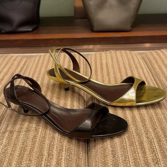 Kitten Heels – Riemchensandalen im Römer-Stil – Bild 4 | LuxeStyle