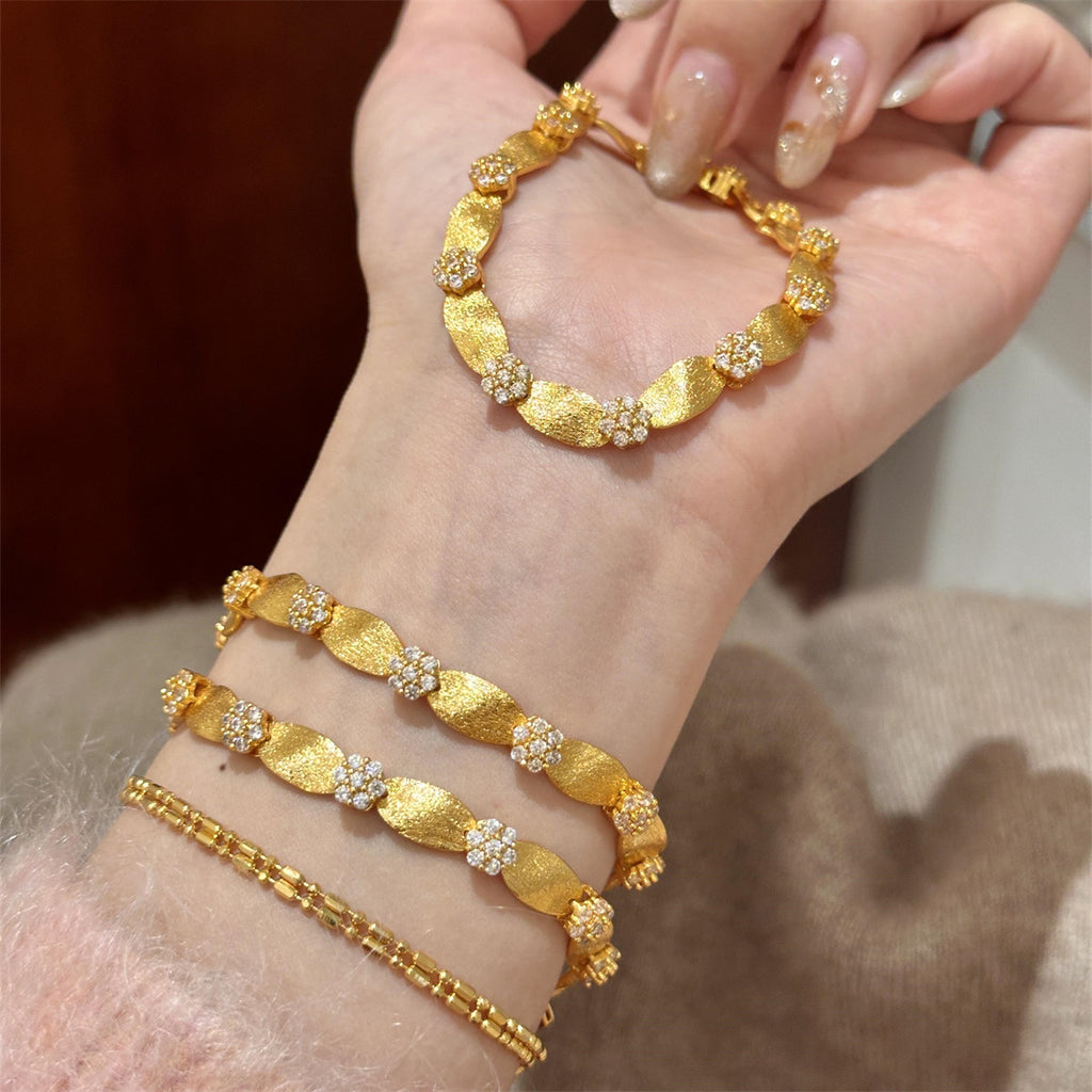 Satinband-Armband aus vergoldetem Messing – Bild 2 | LuxeStyle
