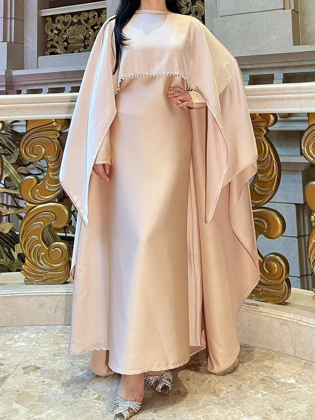 Perlenketten-Umhangkleid für Damen
